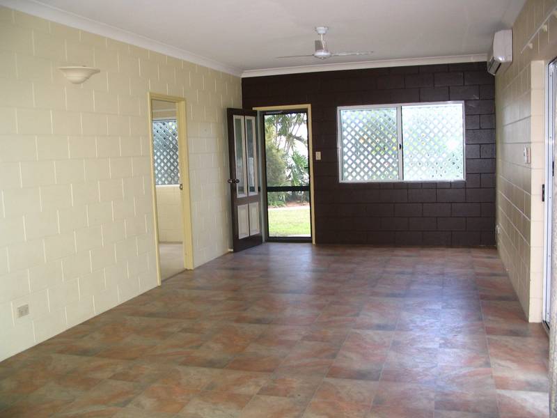 Close to James Cook University Picture 3