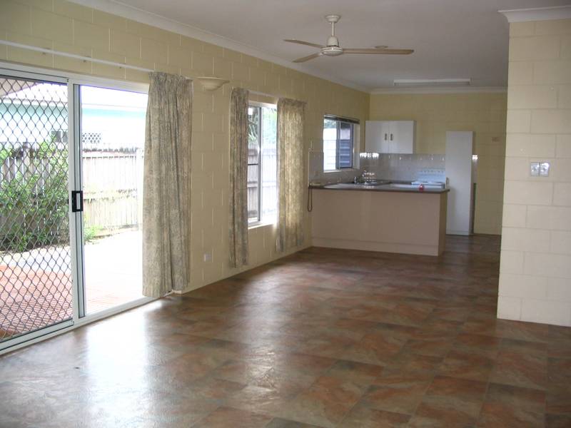 Close to James Cook University Picture 2