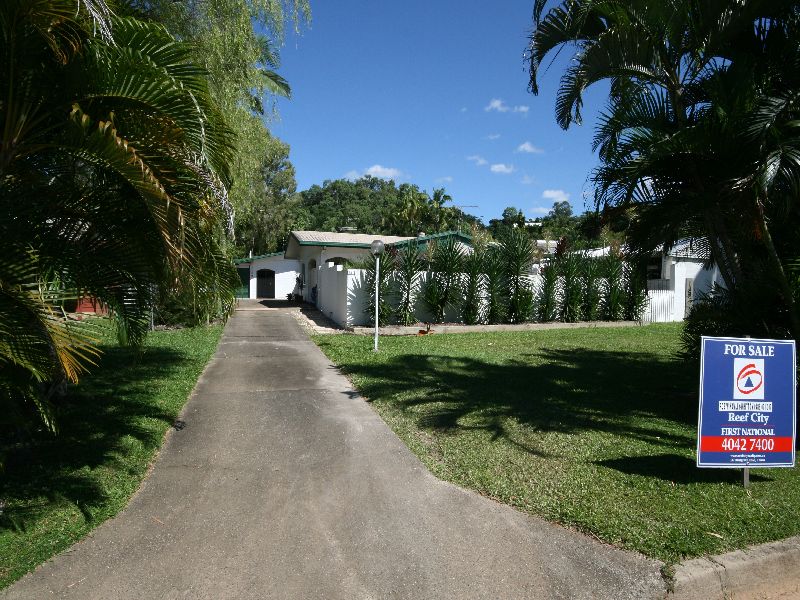 Private, Peaceful, Pet Friendly Property in Paradise with OWN PERSONAL POOL and NO BODY CORPS! Picture 1