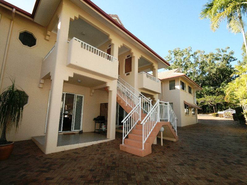 TRINITY BEACH - URGENT SALE REQUIRED Picture 1