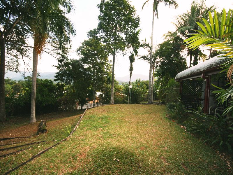 PRIVACY WITH VIEWS, LIFESTYLE AND SECURITY Picture 1