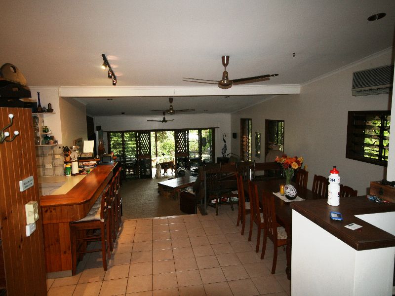 PRIVACY WITH VIEWS, LIFESTYLE AND SECURITY Picture 3