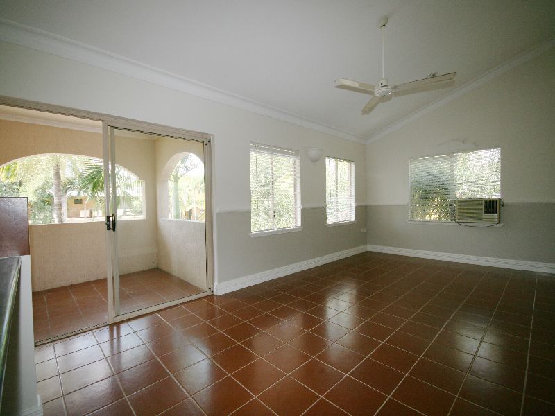 FABULOUS FIRST HOME READY TO MOVE IN NOW!!! Picture 2