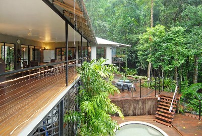 TREE CHANGE - INCOME AND LIFESTYLE!... BED & BREAKFAST...VOTED CAIRNS NO. 1 [By Tripadvisor.com ] Picture