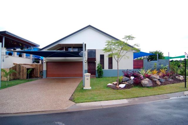 LIVE IN LUXURY, WORK IN STYLE Picture 1