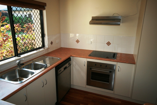 BE QUICK, THIS WON'T LAST LONG! Picture 2