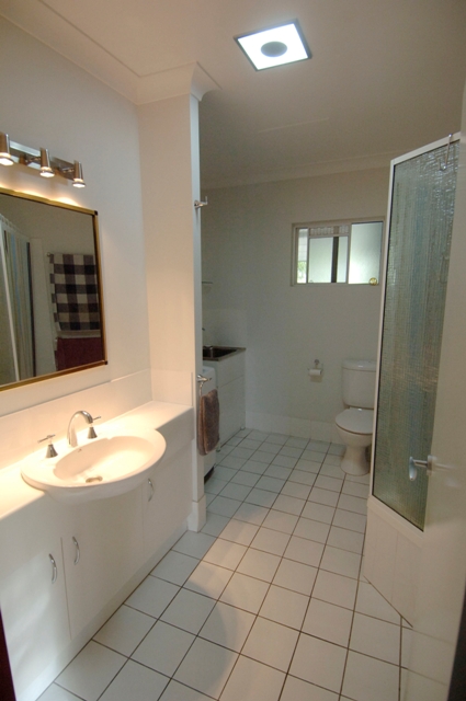 Cairns City Unit Picture 3