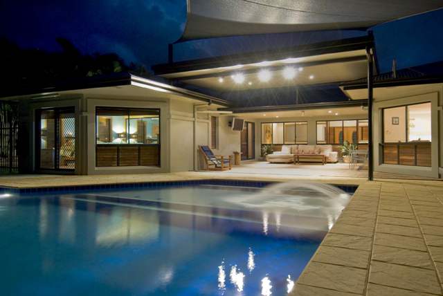 Over 8,000sqm.... 2 Residences....AWESOME!!!!! Picture 1