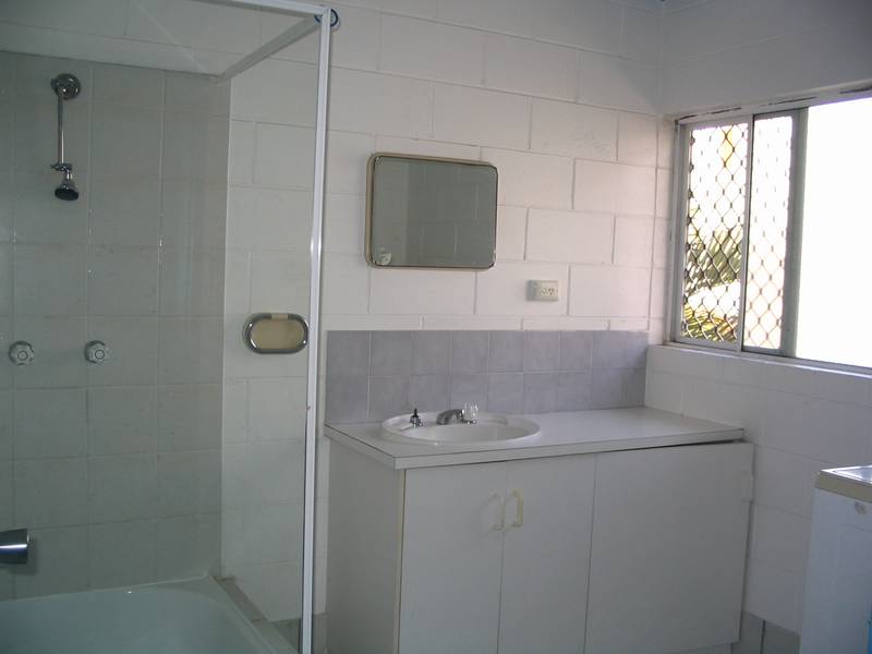 Neat & Tidy Fully Furnished 2 Bedroom Unit Picture 2