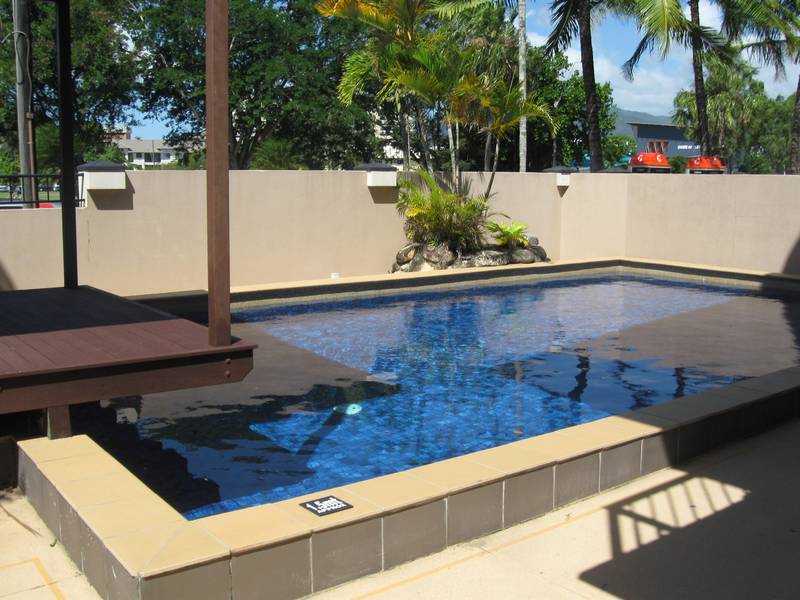 CAIRNS UNIT Picture 2