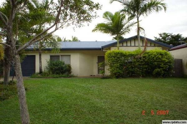 QUIET CLOSE - BRINSMEAD WITH A POOL Picture 1