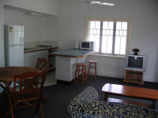 AUMULLER ST UNIT Picture 2