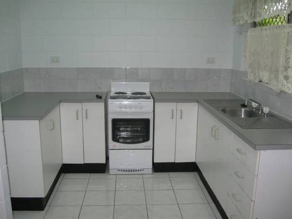 4 bedroom home Picture 1