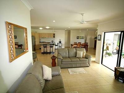 IMPECCABLY PRESENTED HOME - BUYERS MUST INSPECT - REDUCED Picture