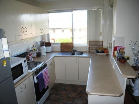 WALK TO UNI Picture 3