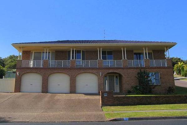 LOOKING FOR ROOM TO MOVE? Picture 1