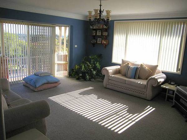 LOOKING FOR ROOM TO MOVE? Picture 3