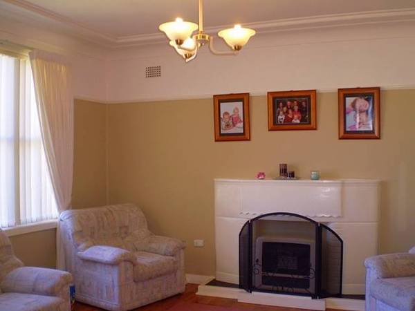 SO MUCH TO OFFER! Picture 2