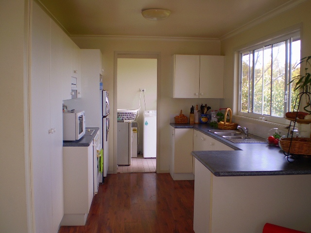 VIEWS TO THE LAKE! Picture 2