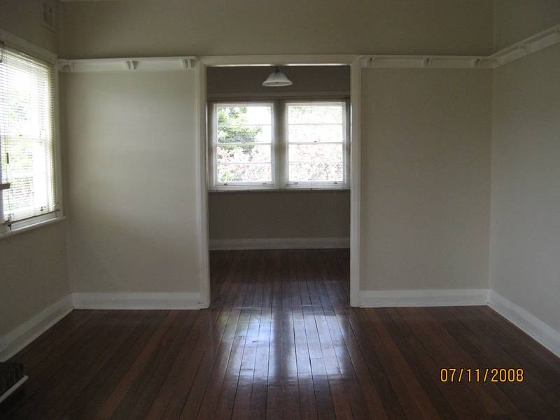 TIDY 2 BEDROOM HOME Picture 3