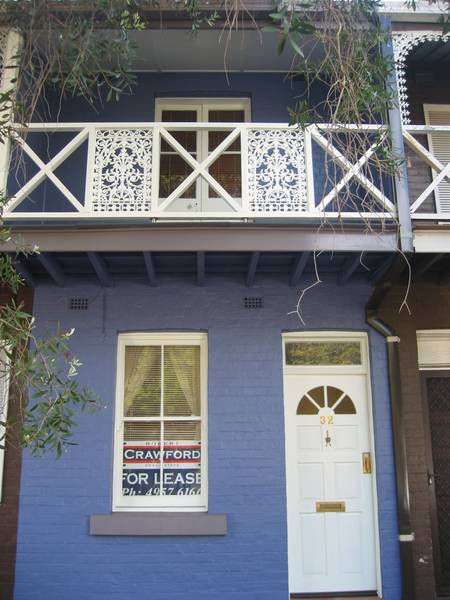 BEAUTIFULLY RENOVATED TERRACE Picture 1