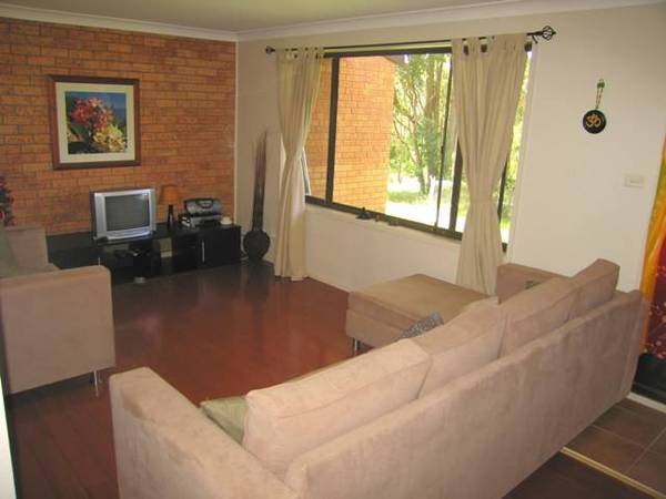 MODERN, STYLISH TOWNHOUSE Picture 3