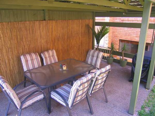 MODERN, STYLISH TOWNHOUSE Picture 1