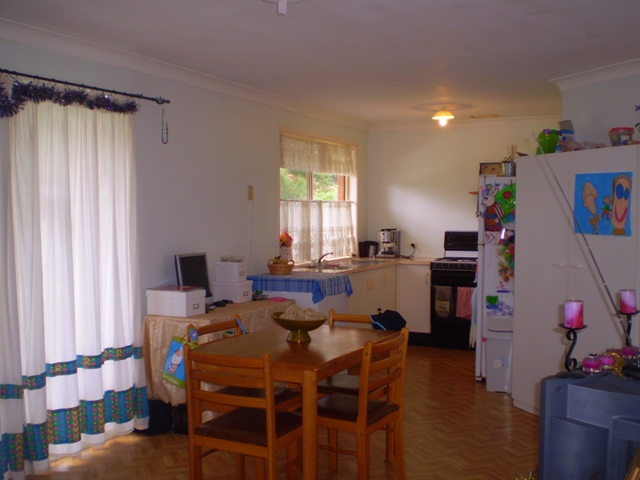 GREAT FIRST HOME! Picture 2