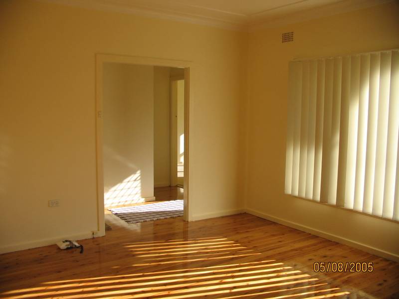 3 BEDROOM HOME Picture 2