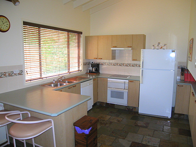 LOVELY FAMILY HOME IN A PEACEFUL SETTING Picture 3