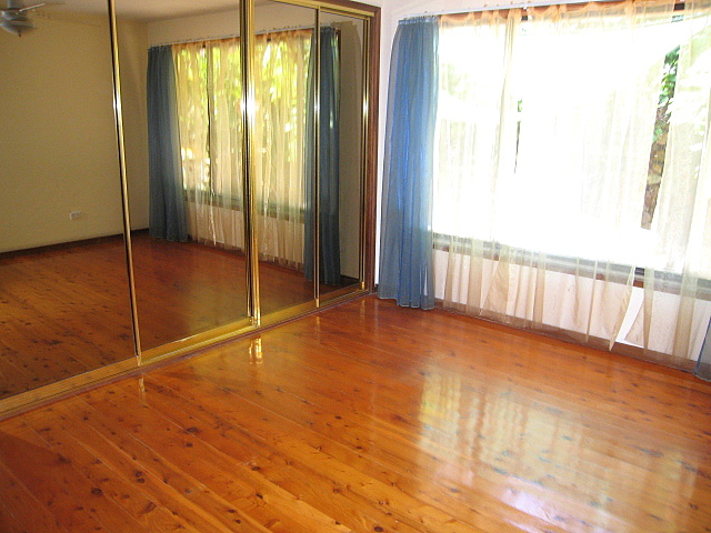 QUIET BUSHLAND SETTING Picture 3