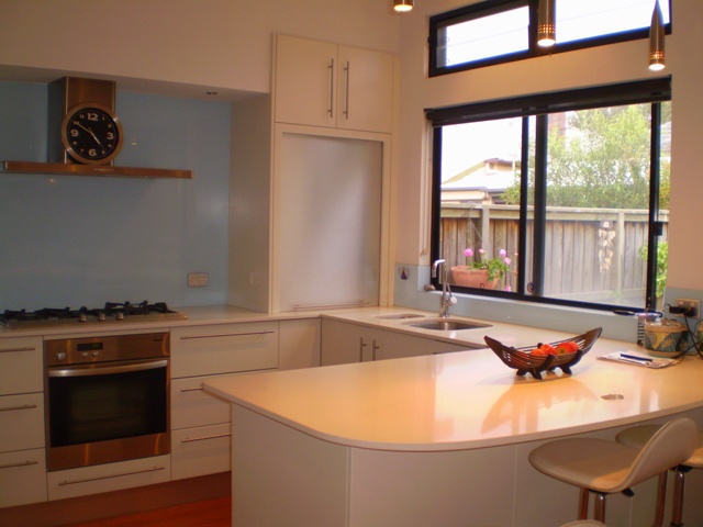 A REFINED CLASSIC BEAUTY Picture 2