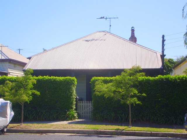 A REFINED CLASSIC BEAUTY Picture 1