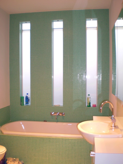 A REFINED CLASSIC BEAUTY Picture 3