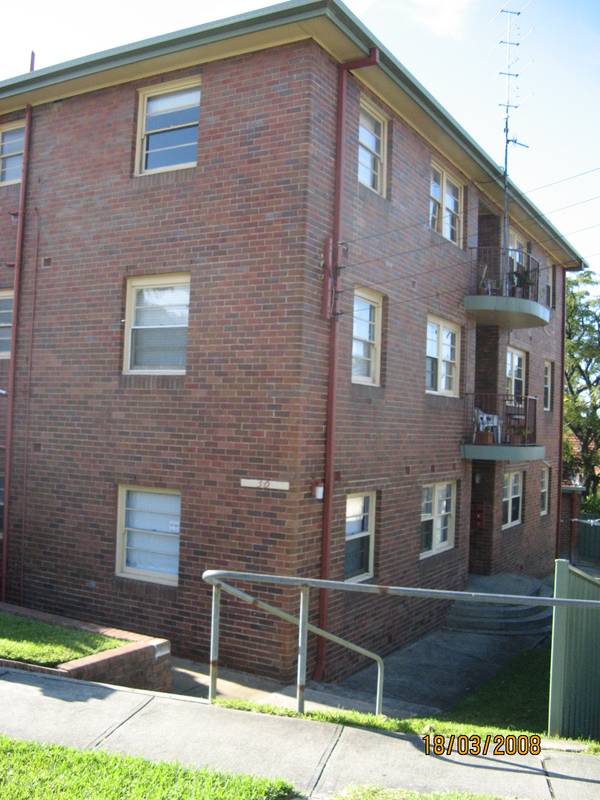 GROUND FLOOR UNIT Picture 2