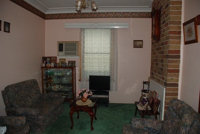 WHAT A GEM! Picture 2