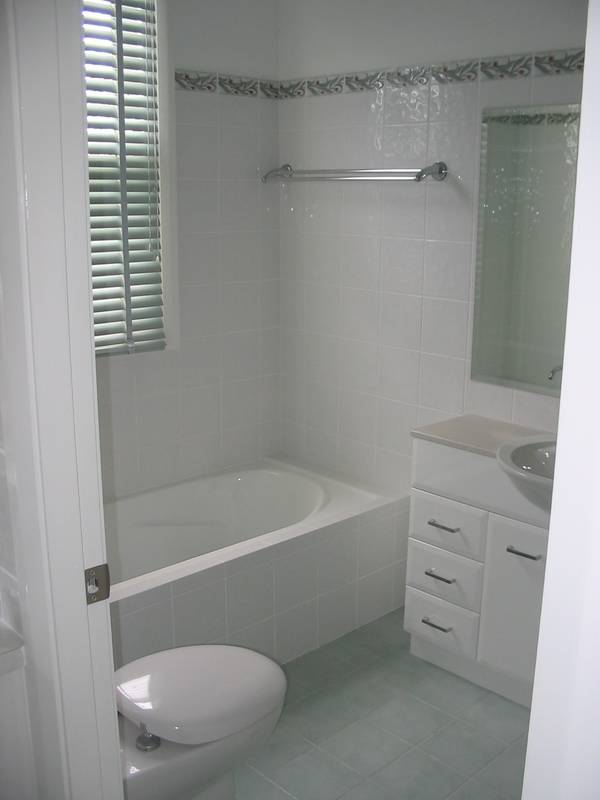 NEW KITCHEN & BATHROOM! Picture