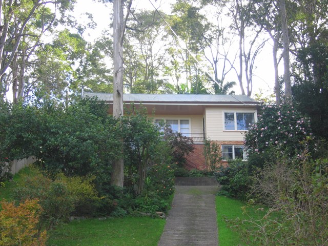 IMMACULATE HOME IN ELEVATED TRANQUIL SETTING Picture 1