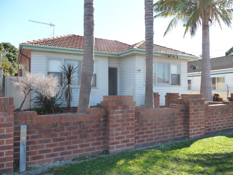 FANTASTIC 2 BEDROOM HOME! Picture 1