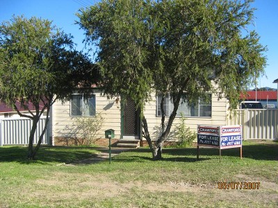 CLOSE TO SHOPS & SCHOOL! Picture CLOSE TO SHOPS & SCHOOL! Picture