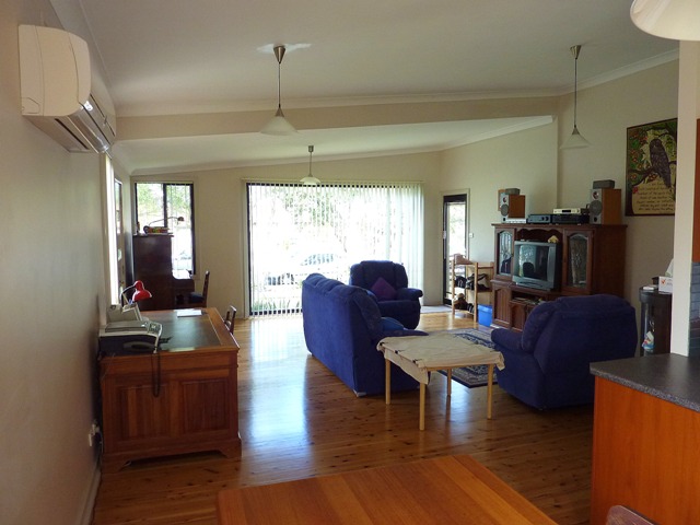 WALK TO THE LAKE Picture 2