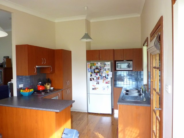 WALK TO THE LAKE Picture 3