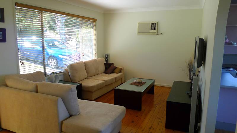 MODERN & STYLISH HOME Picture 3