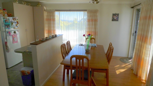 EXCELLENT 4 BEDROOM 2 BATHROOM HOME OR INVESTMENT Picture 3