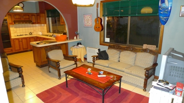 SUBSTANTIAL RENDERED BRICK HOME ON LEVEL BLOCK Picture 3