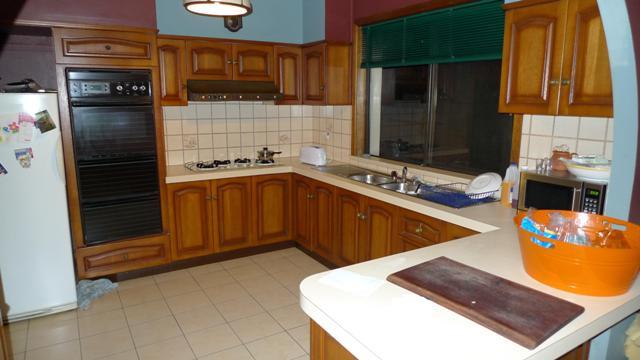 SUBSTANTIAL RENDERED BRICK HOME ON LEVEL BLOCK Picture 2