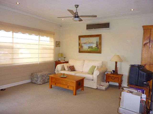 RENOVATED WITH FLAIR Picture 2