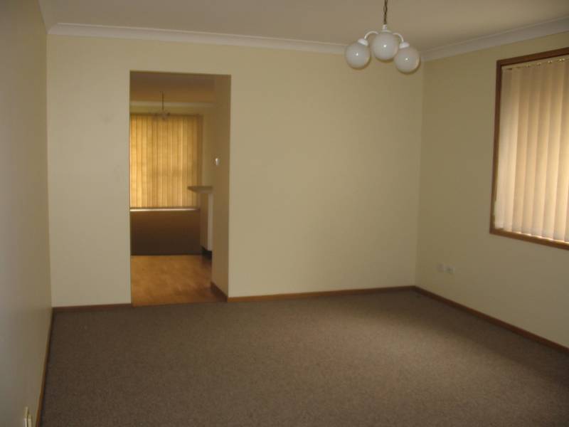 3 BEDROOM HOUSE - CLOSE TO THE UNI! Picture 2
