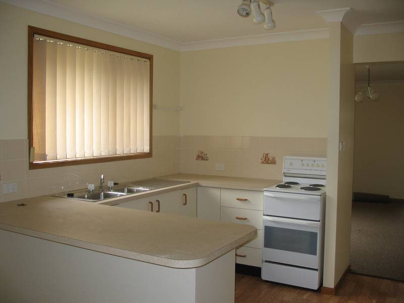 3 BEDROOM HOUSE - CLOSE TO THE UNI! Picture 3