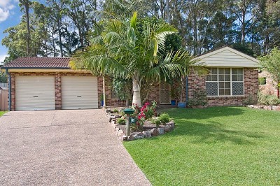 SINGLE LEVEL BRICK RESIDENCE IN QUALITY LOCATION Picture